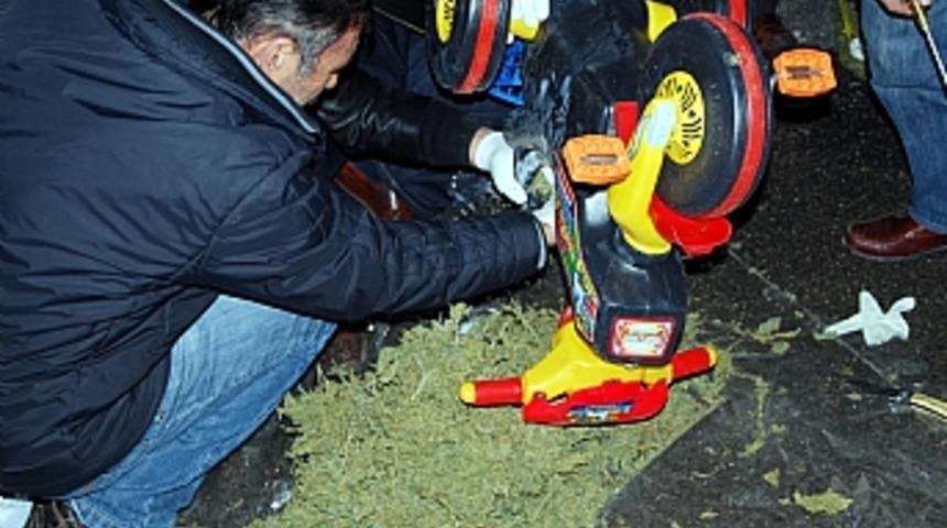 &Ccedil;ocuk bisikletinde uyuşturucu ka&ccedil;ak&ccedil;ılığı