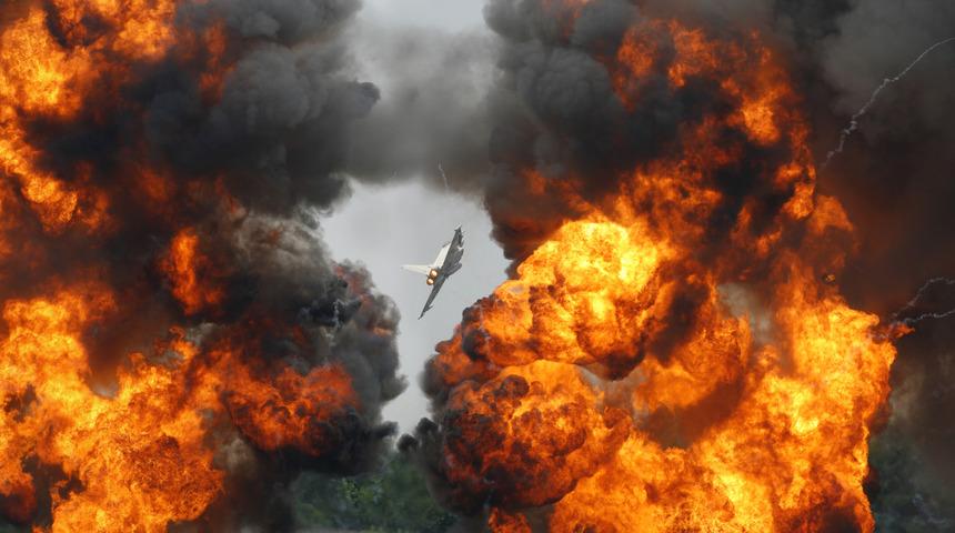 Ukrayna'da korkunç kaza! 2 savaş uçağı havada çarpıştı, 3 pilot öldü...