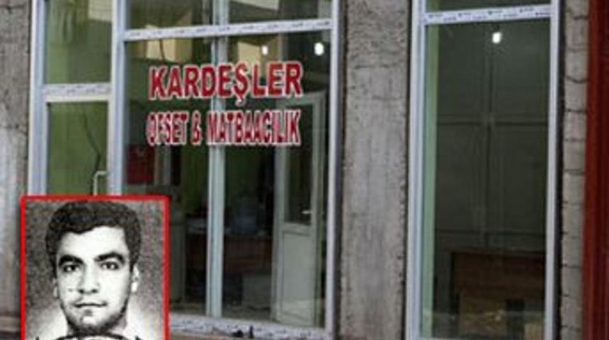 AKP y&ouml;neticisi işyerinde &ouml;ld&uuml;r&uuml;lm&uuml;ş olarak bulundu