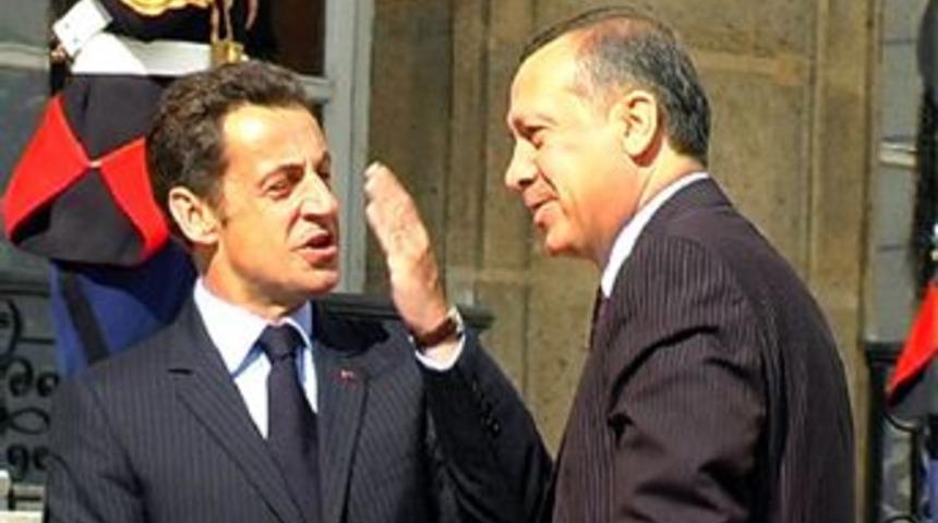 Erdoğan, Sarkozy ile telefonda konuştu