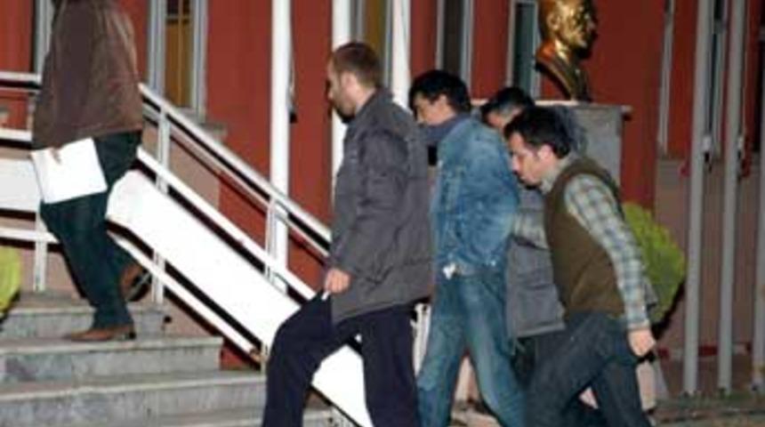 Ergenekon'da şok 4 g&ouml;zaltı!