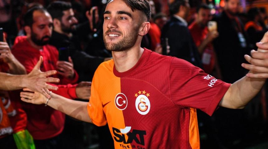 Galatasaray, Yunus Akgün’ün Leicester City'ye kiralandığını açıkladı! Milli oyuncunun satın alma opsiyonu ve forma numarası da belli oldu