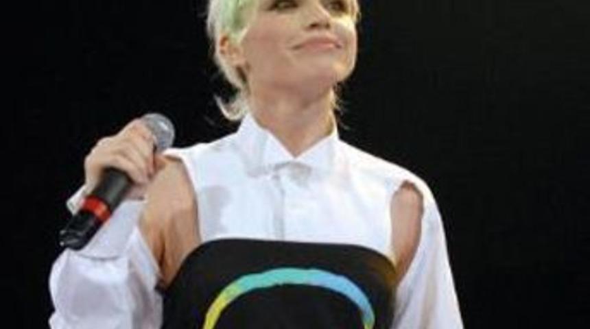 G&uuml;lşen ringe &ccedil;ıktı