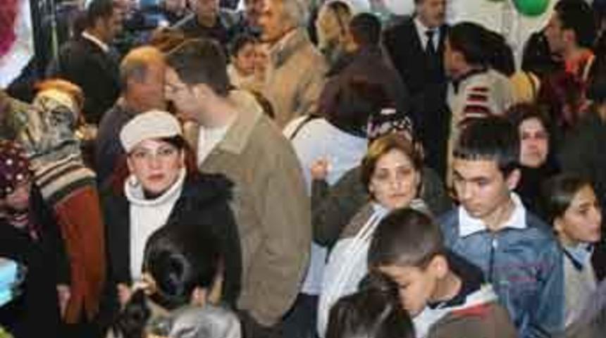 Adana'da "indirim" izdihamı