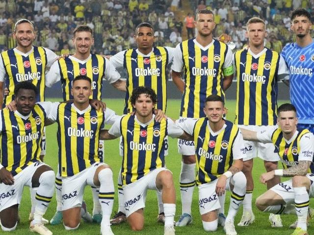 Fenerbahçe'de iki ayrılık birden! Geçen sezonun yıldızıydı...