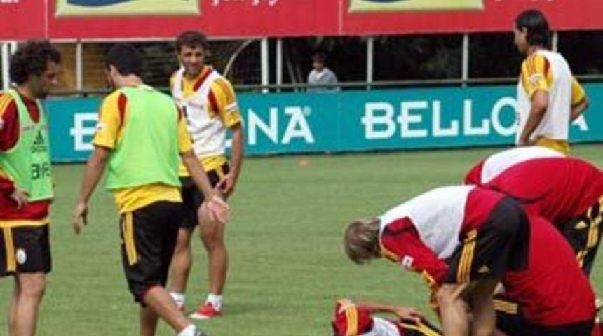 Tekmeyi attı, d&ouml;nd&uuml; gitti!