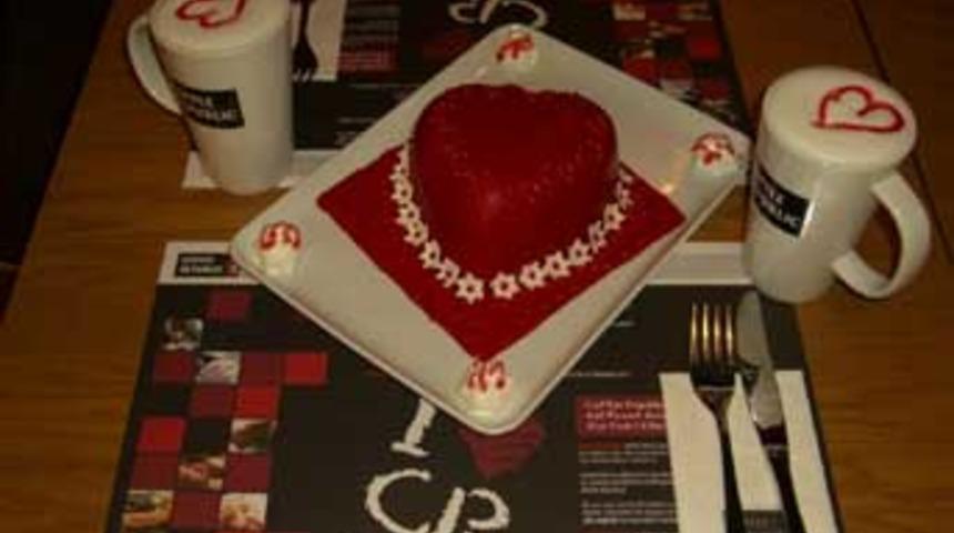 Sen Aşkın Resmini &Ccedil;izebilir misin?