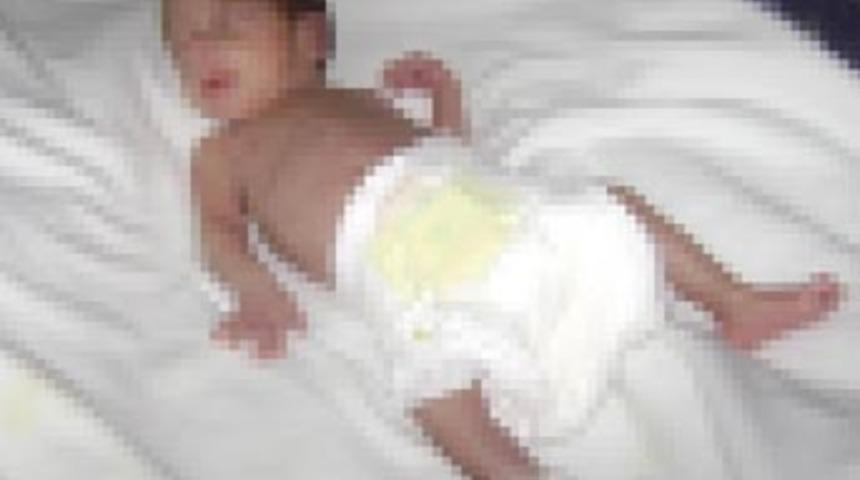 Bebeği şurup mu &ouml;ld&uuml;rd&uuml;?