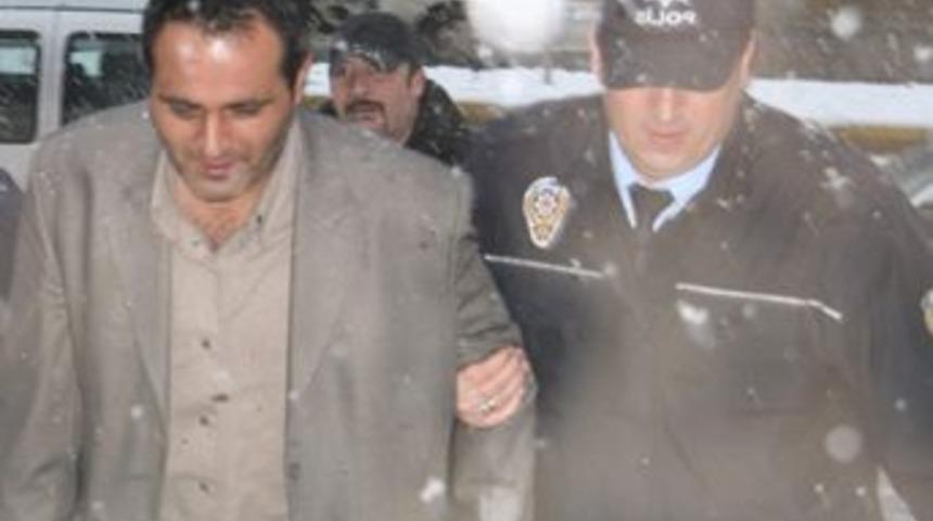 Cezaevine girmek i&ccedil;in kendi iş yerini kurşunladı