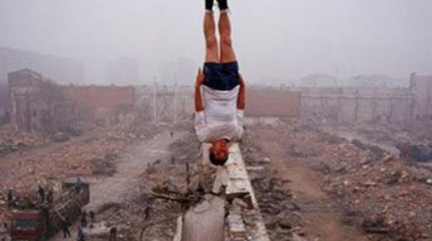 &Ccedil;inli sanat&ccedil;ıdan inanılmaz kareler