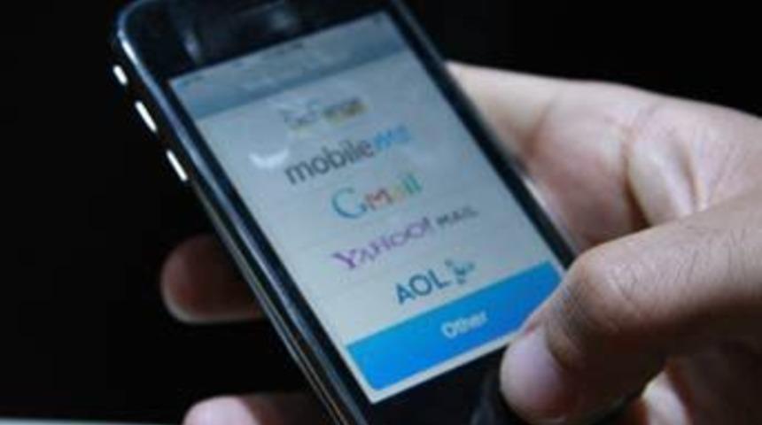 İstanbul'da iPhone &ccedil;ılgınlığı