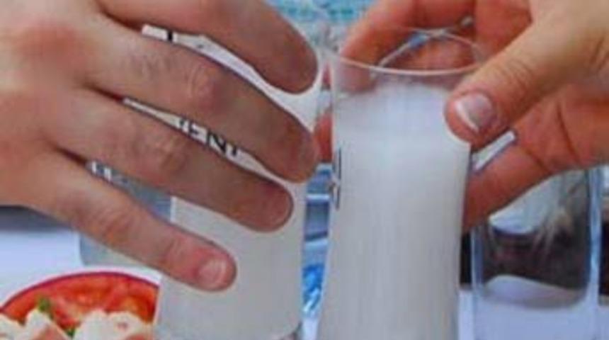 Sahte rakıdan bir kişi daha &ouml;ld&uuml;