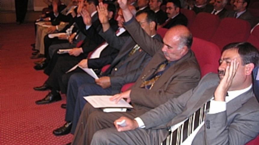 Adana B&uuml;y&uuml;kşehir Belediye Meclisi'nde gerginlik