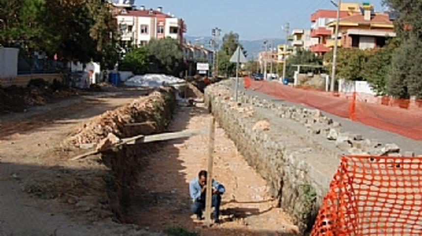 Tehlike sa&ccedil;an su kanalları kapatılıyor