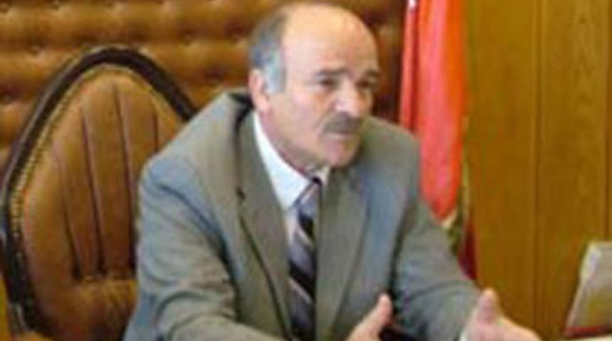 &Ouml;zer: "Hi&ccedil;bir okulda mescit olmaz"