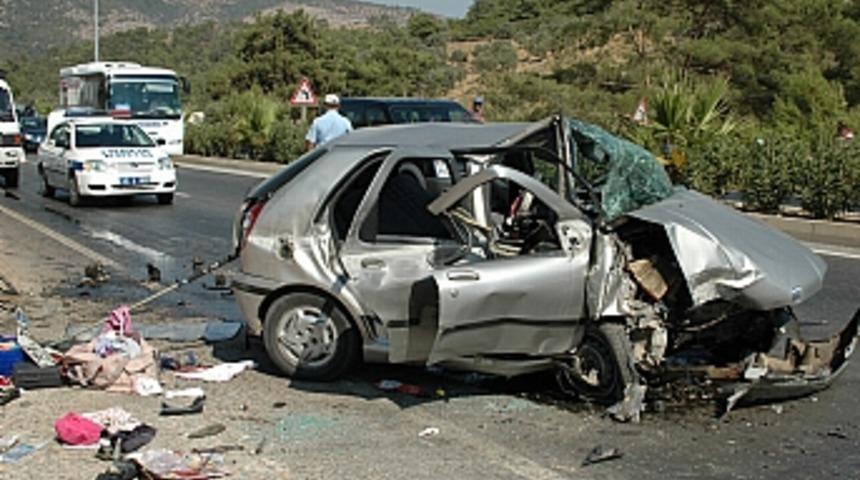 Bodrum'da trafik kazaları : 2 &ouml;l&uuml;