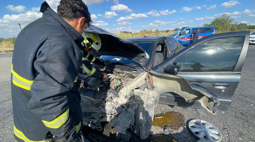 Kırklareli'nde iki otomobilin çarpıştığı kazada 6 kişi yaralandı