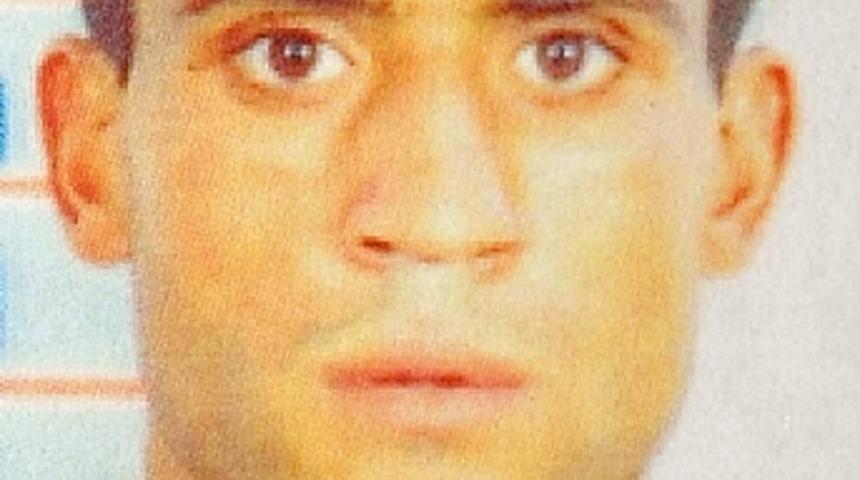 Azılı gasp&ccedil;ı  &ccedil;ekyatın altında yakalandı