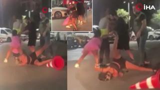 Dubalar havada uçuştu! Eğlence mekanı çıkışında kadınlarla çalışanlar arasında kavga