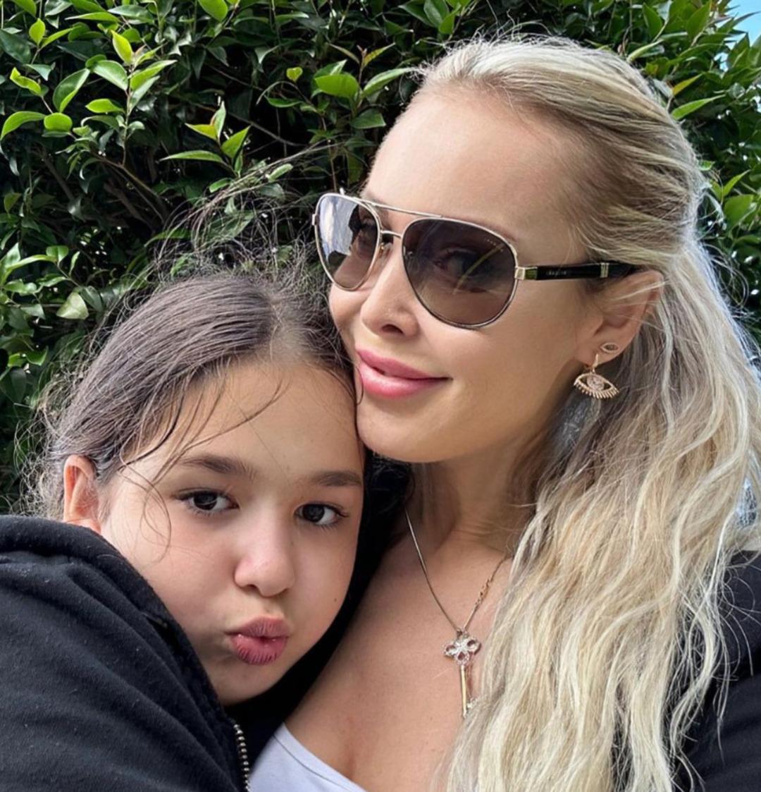 İbrahim Tatlıses in kızı Elif Ada nın son hali g&uuml;ndemde! Annesi Ayşeg&uuml;l Yıldız paylaştı: "12 yaşında 1.80..." 2