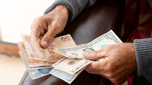 Erken emeklilik nedir? Erken emekli olma şartları nelerdir?