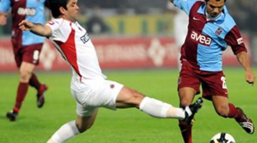 Trabzon yarıştan kopmadı! 2-0