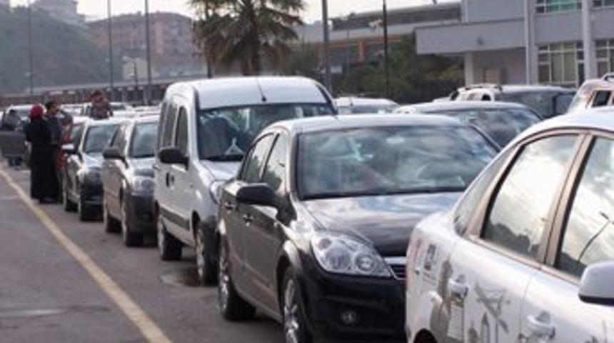 İstanbullular d&ouml;n&uuml;ş yolunda