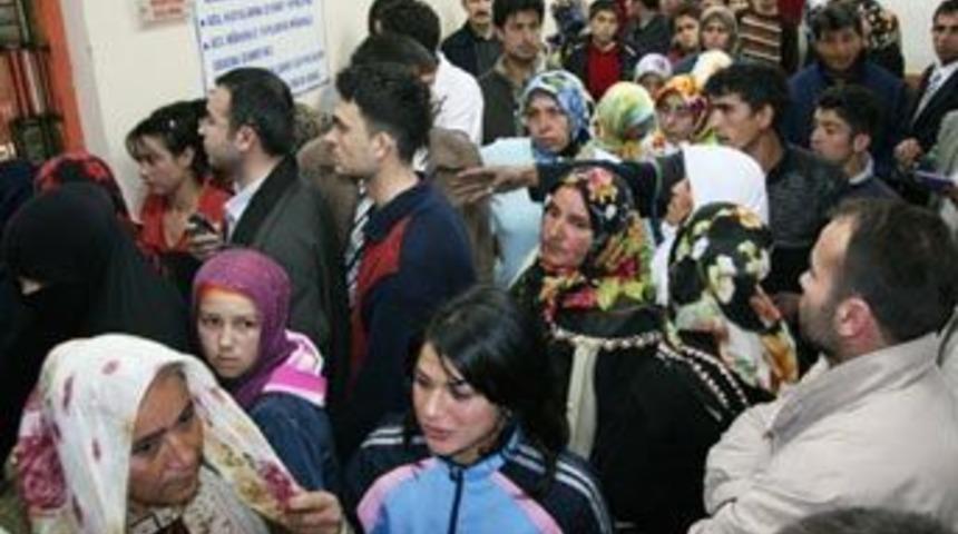 Rahatsızlanan &ccedil;ok sayıda vatandaş hastanelere başvurdu