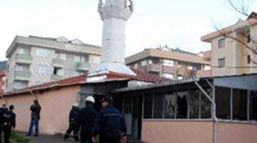 Kadık&ouml;y'de 2 cami yangını daha