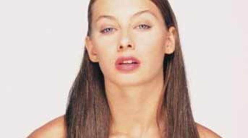 Tuba &Uuml;nsal, Yalın'a şiir yazdı!