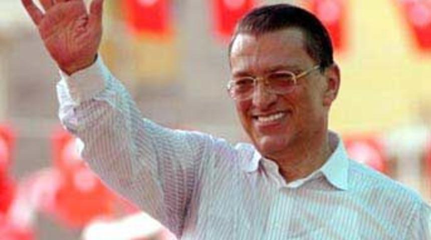 Mesut Yılmaz'ın annesinin tedavisi s&uuml;r&uuml;yor