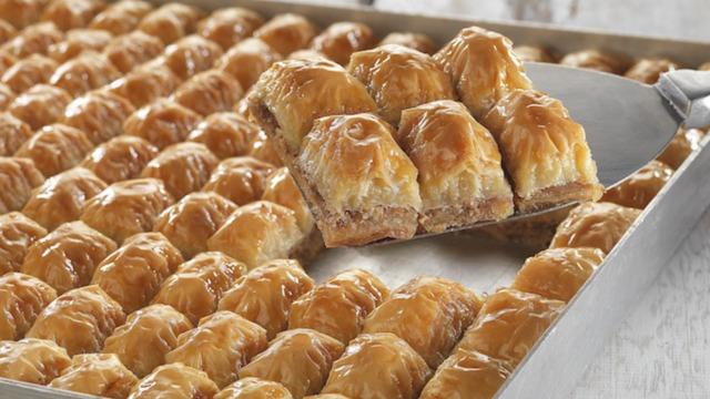 Gelinim Mutfakta yeni gelin baklavası nasıl yapılır, malzemeleri neler? Ev yapımı kolay ve pratik baklava tarifi!