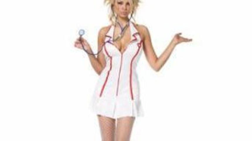 Mini etek giymeyen hemşirelere para cezası