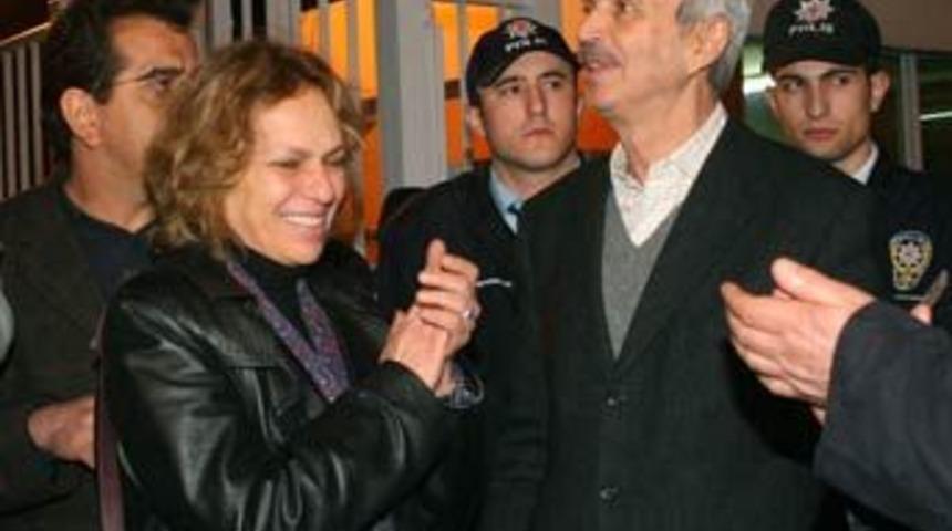 Perin&ccedil;ek'in eşi de sorguda