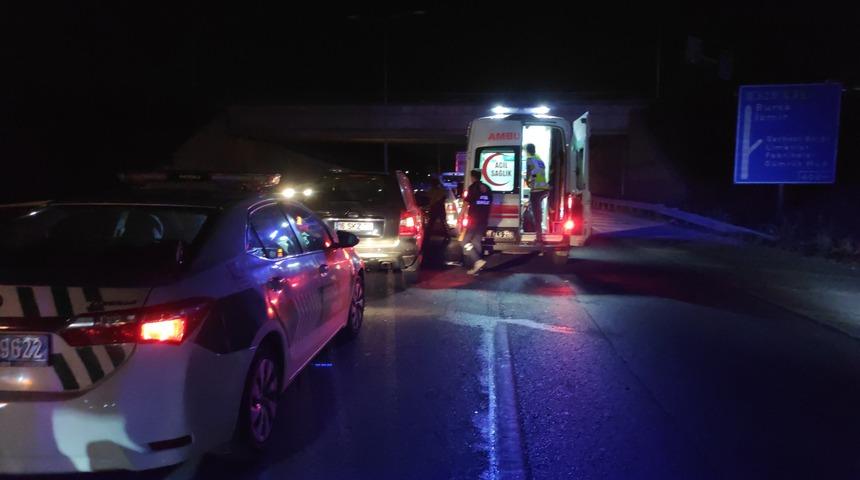 Kazaya müdahale eden polislere çarpıp yaraladı! Sürücü alkollü çıktı