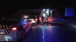 Kazaya müdahale eden polislere çarpıp yaraladı! Sürücü alkollü çıktı