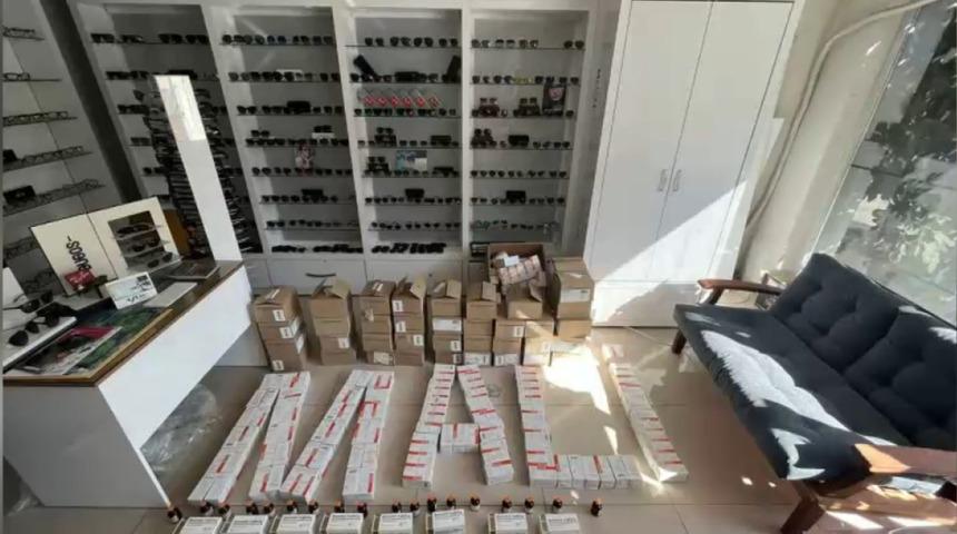 İstanbul'da yasa dışı ilaç ticareti yaptıkları iddia edilen 3 zanlı yakalandı