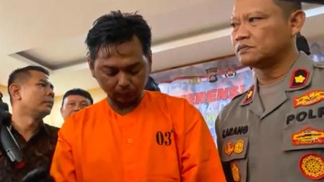 Sinirler bir anda gerildi! Bacağına doğru tuvaletini yapan adamı bar taburesiyle döverek öldürdü