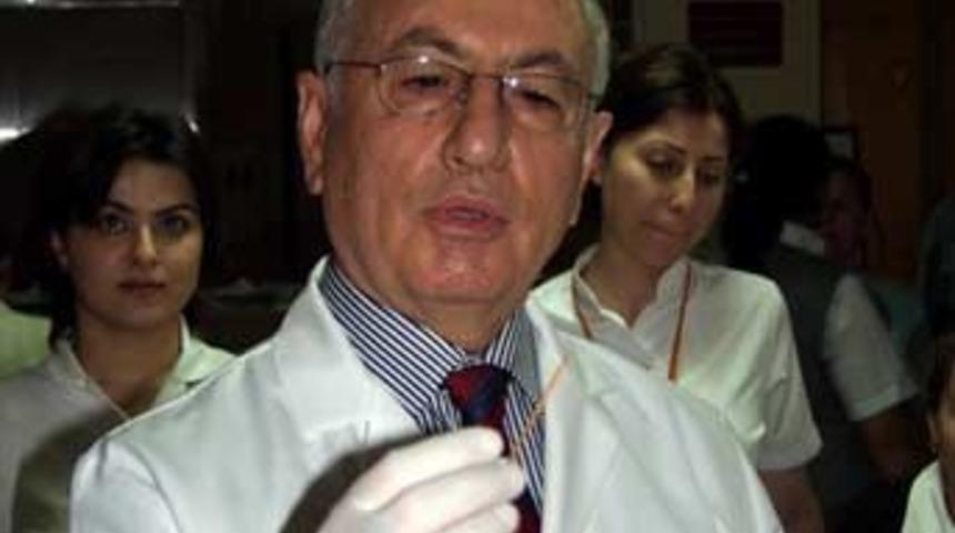 Tıp literat&uuml;r&uuml;nde bir ilk: Bağırsaktan k&uuml;rdan &ccedil;ıktı