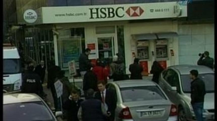 Bı&ccedil;aklı soyguncu, bankadan 20 bin TL &ccedil;aldı