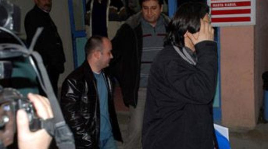 1'i başkehim 9 doktor g&ouml;zaltında