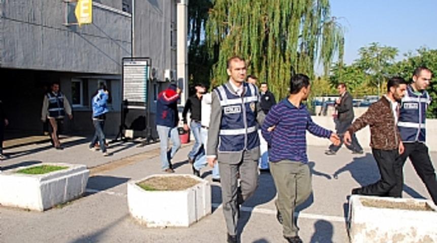 Başkent'te zehir tacirlerine darbe