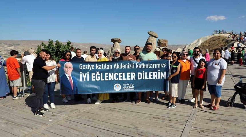 Akdeniz’de resmi nikah kıyan çiftlere yıldönümü hediyesi ’Kapadokya’ gezisi