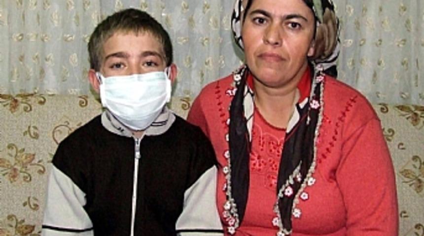 Verdiği b&ouml;brekle oğlunu yeniden hayata d&ouml;nd&uuml;rd&uuml;