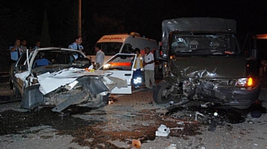 Askeri ara&ccedil; otomobille &ccedil;arpıştı: 1 &ouml;l&uuml;