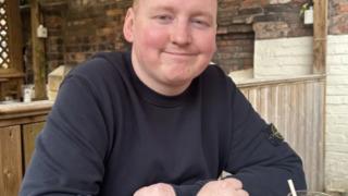 Normal bir şekilde zili çaldılar! Kapıyı açan ev sahibinin yüzüne kimsayal madde sıkıp öldürdüler