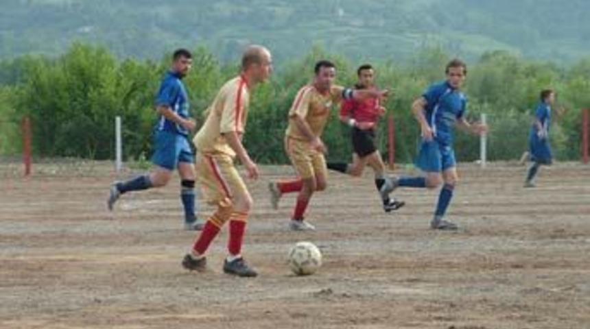 Aşırı stres futbolcularda kalp krizini tetikliyor