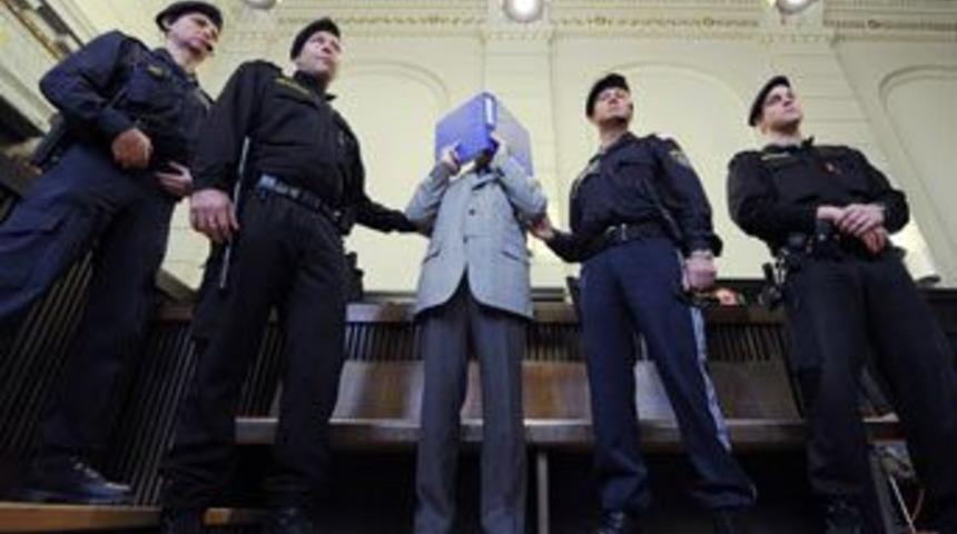 Sapık baba t&uuml;m su&ccedil;lamaları kabul etti