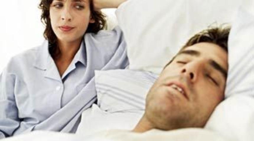 Kadınlar erkeklerden 3 kat daha fazla konuşmuyor