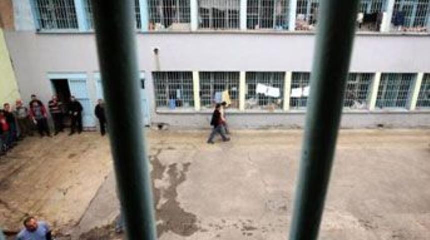 Cezaevlerinde 7 bin 600 kadro boş